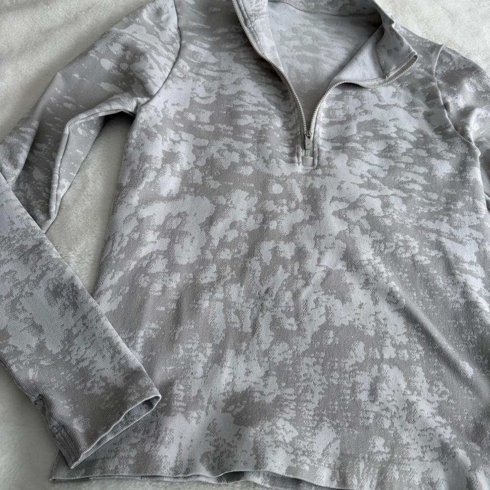 Fabletics Mist Seamless Half Zip Size Medium - image 8